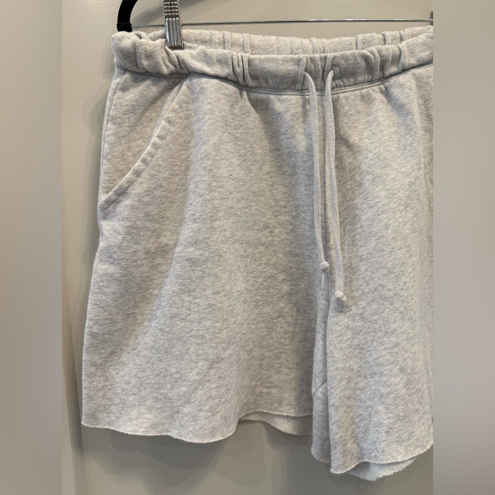 Gray PINK Sweat Shorts EUC Size Large - Picture 4 of 7